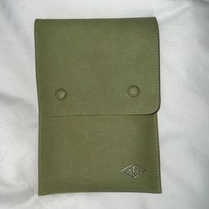 Van Cleef five motif Alahambra case